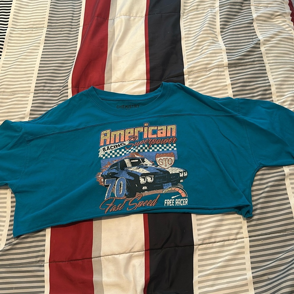 Cropped car shirt